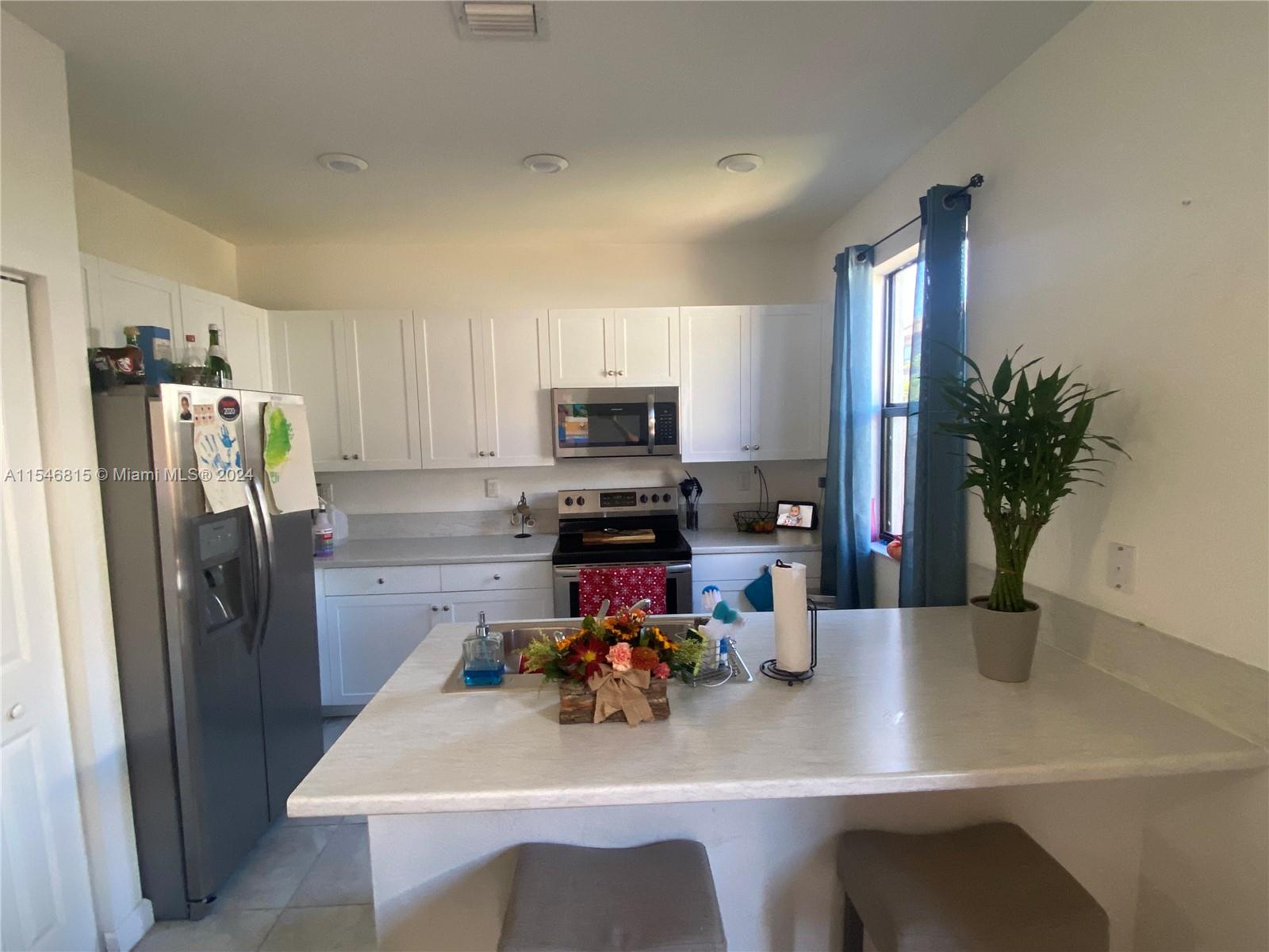 COCO PALM VILLAS - Residential Lease