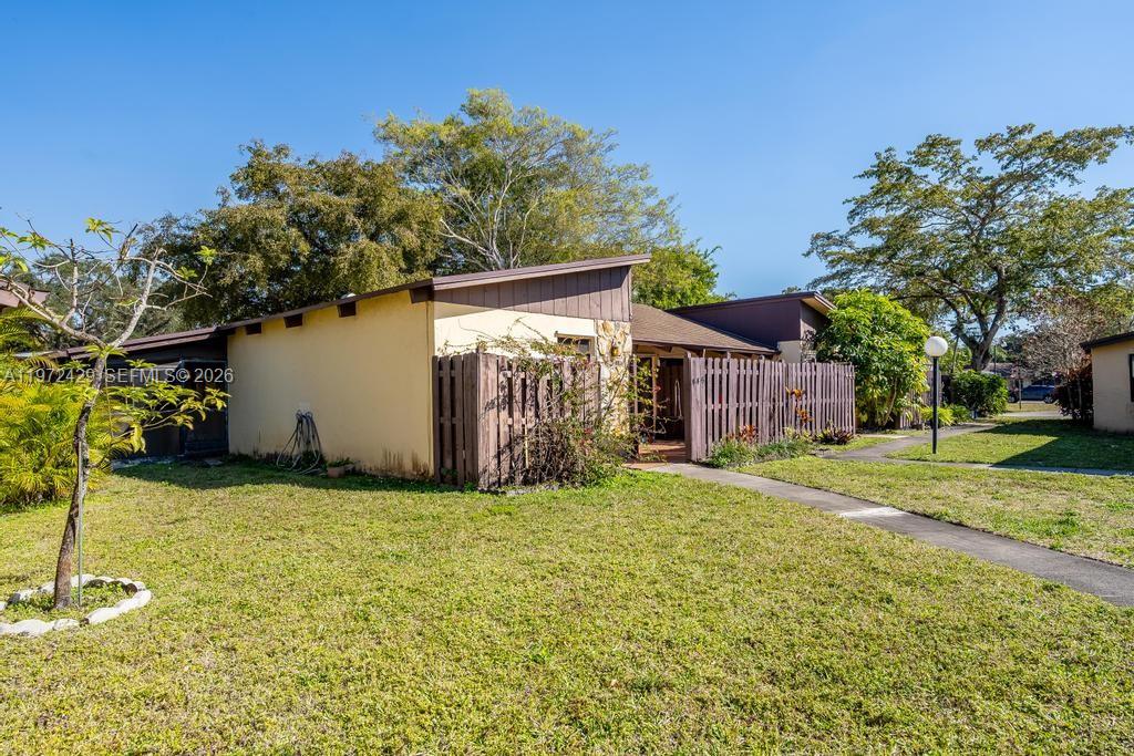 VILLAS AT CARRIAGE HILLS - Residential