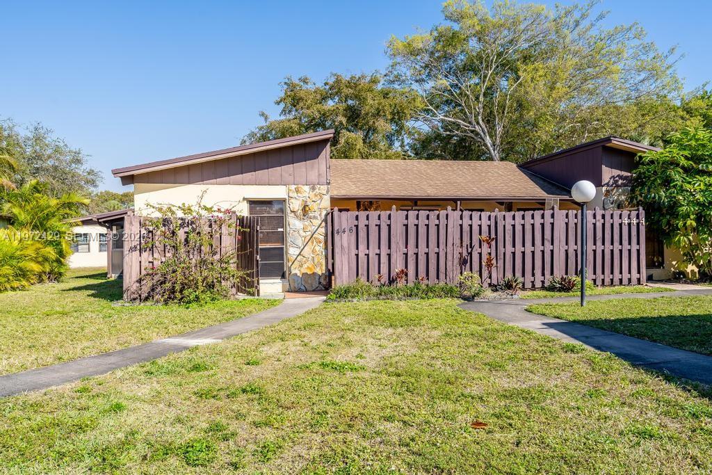 VILLAS AT CARRIAGE HILLS - Residential