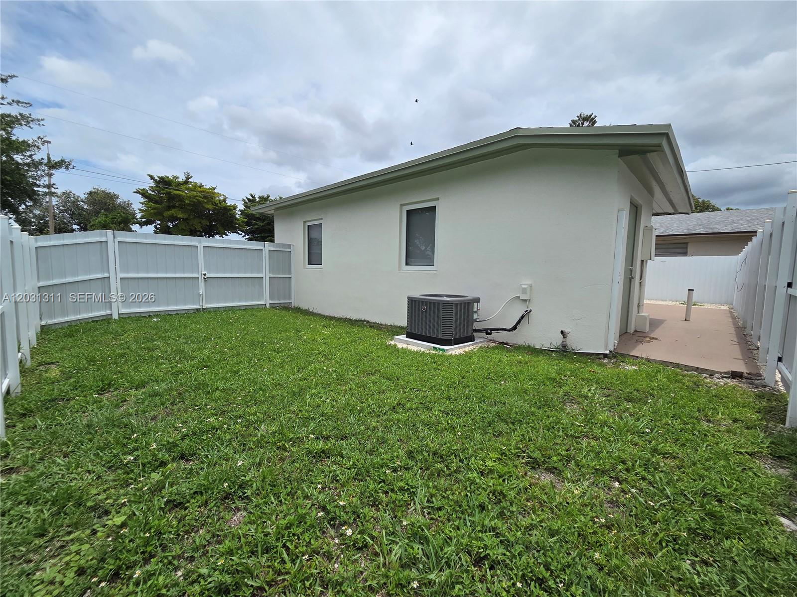 FLAGLER GROVE ESTATES EXT - Residential Lease