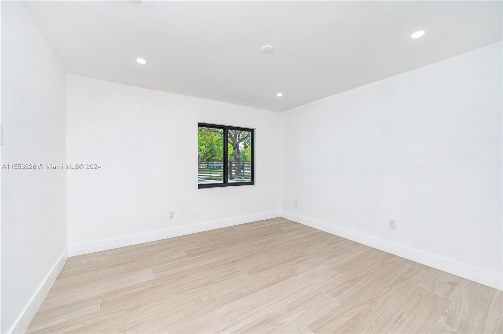 LAKESHORE SEC ONE - Residential