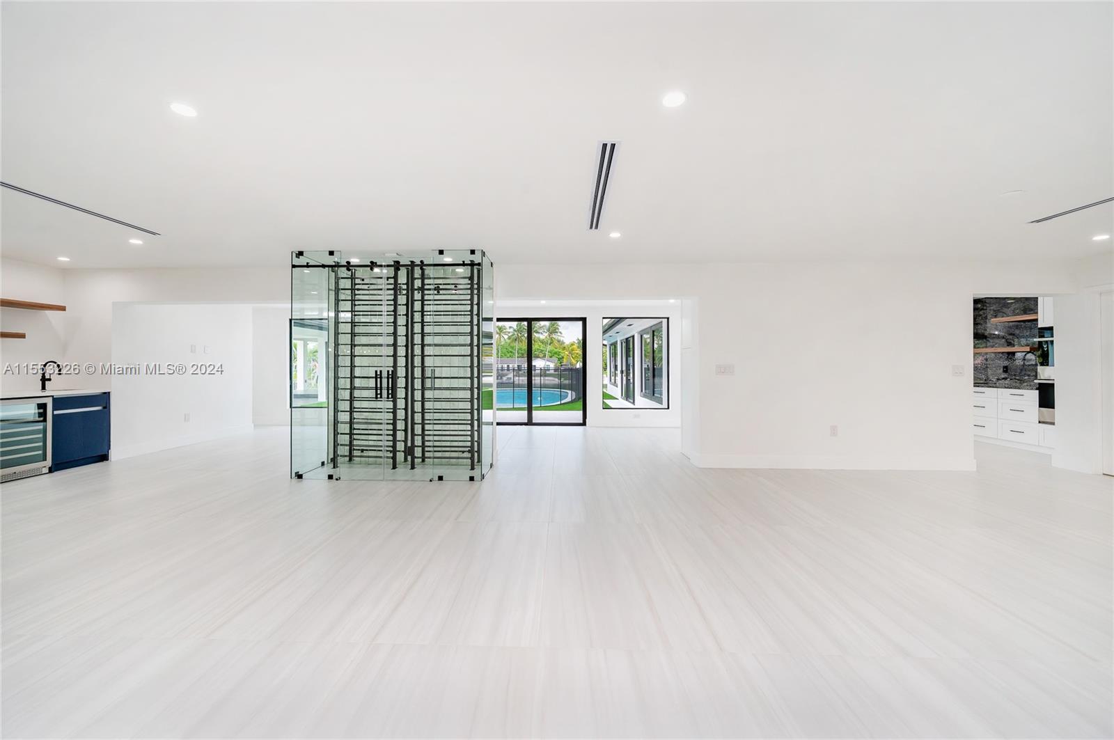 LAKESHORE SEC ONE - Residential