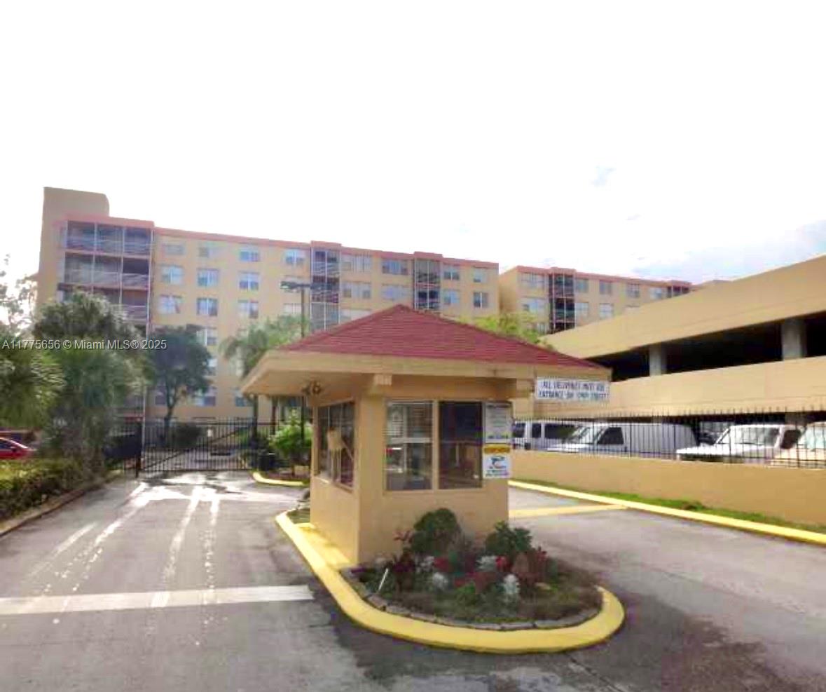 Greynolds Park Club Condo - Residential