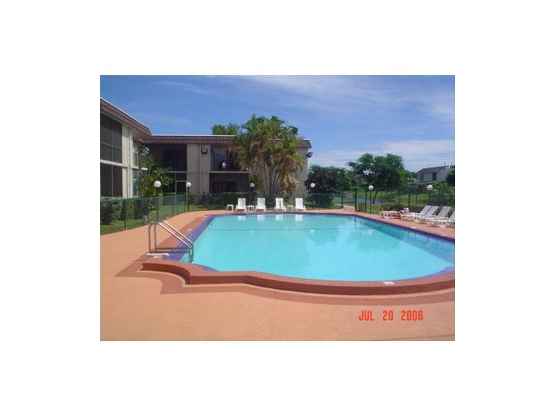 GREAT LOCATION IN KENDALL NEAR MALLS,BUS,SCHOOLS,COLLEGE,HOSPITAL AND CHURCH. SECOND FLOOR,CLUB HOUSE,POOL AND TWO SAUNAS. TOTALLY TILED. NEEDS ASSOCIATION APPROVAL (APPLICATION FORM $100+$35 FOR GOOD CREDIT FEE. (UN REFUNDABLE) NO COMMISSION UPON LEASE R ENEWAL.