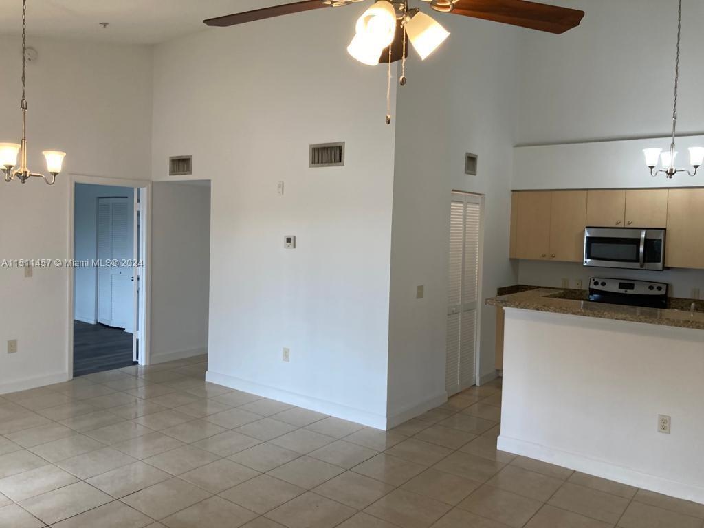 EMERALD ISLE AT LAGUNA LA - Residential