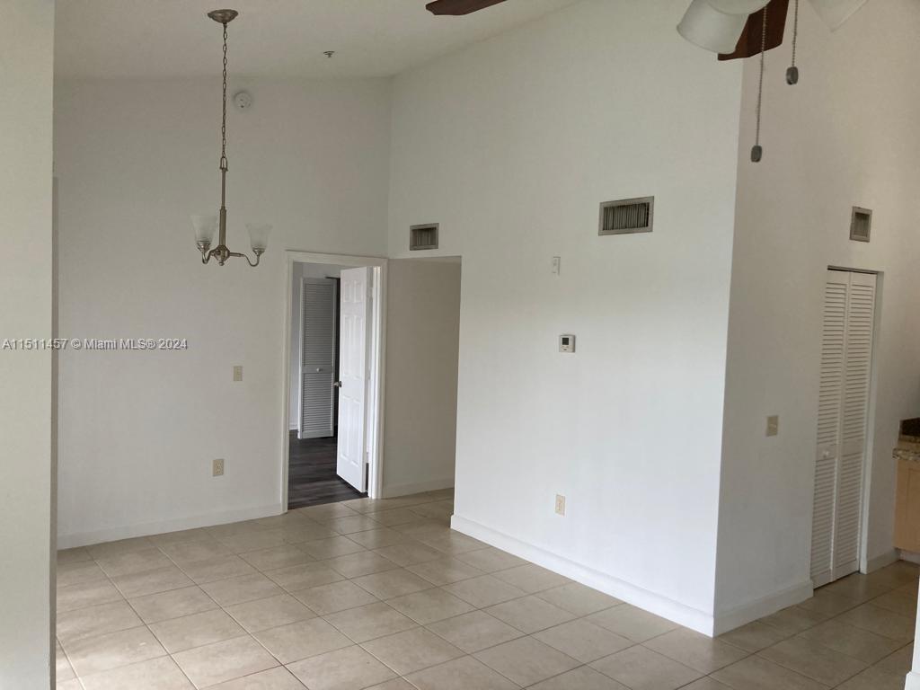 EMERALD ISLE AT LAGUNA LA - Residential