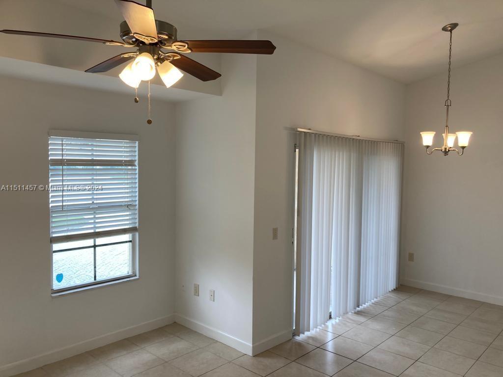 EMERALD ISLE AT LAGUNA LA - Residential