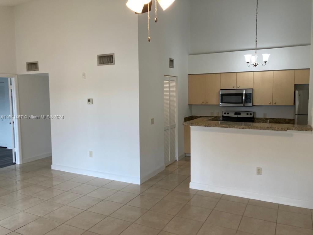 EMERALD ISLE AT LAGUNA LA - Residential