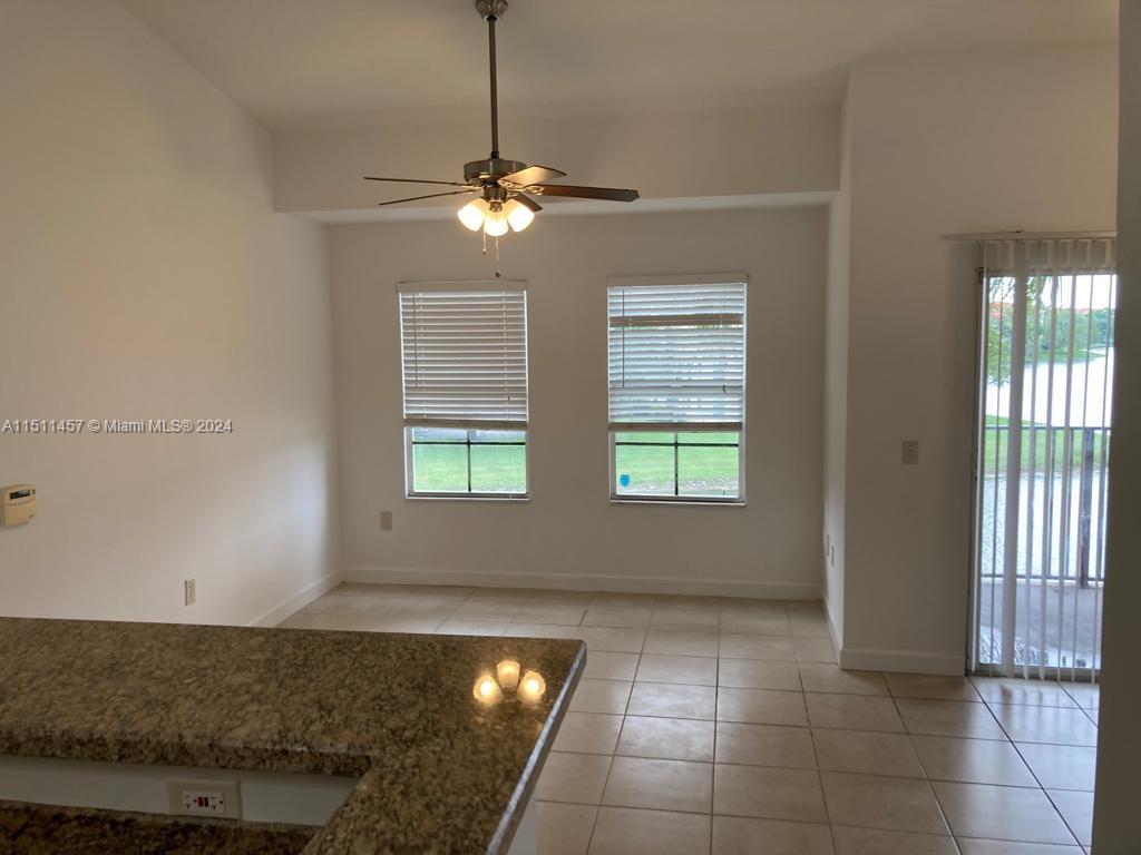 EMERALD ISLE AT LAGUNA LA - Residential
