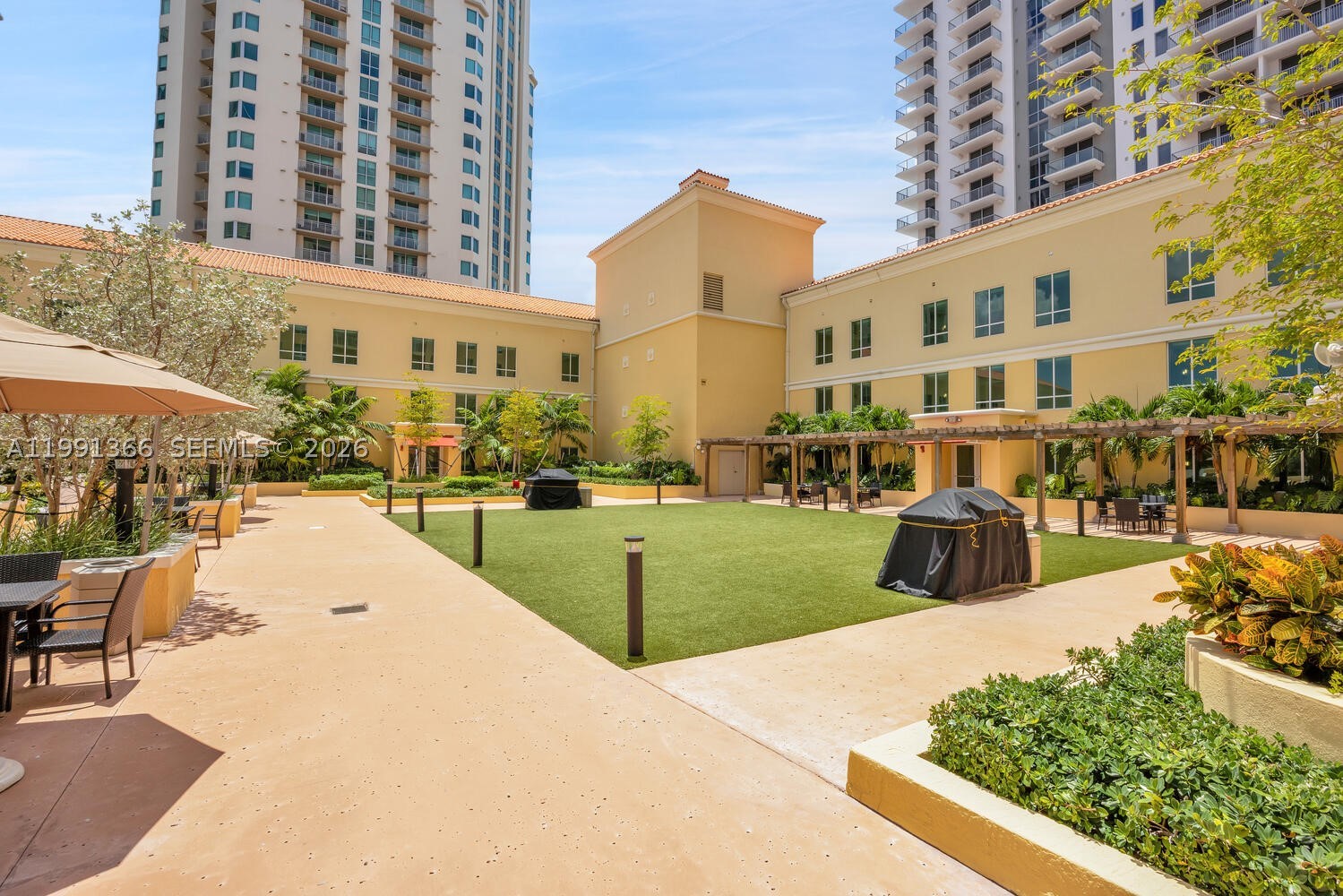 TOSCANO CONDO - Residential