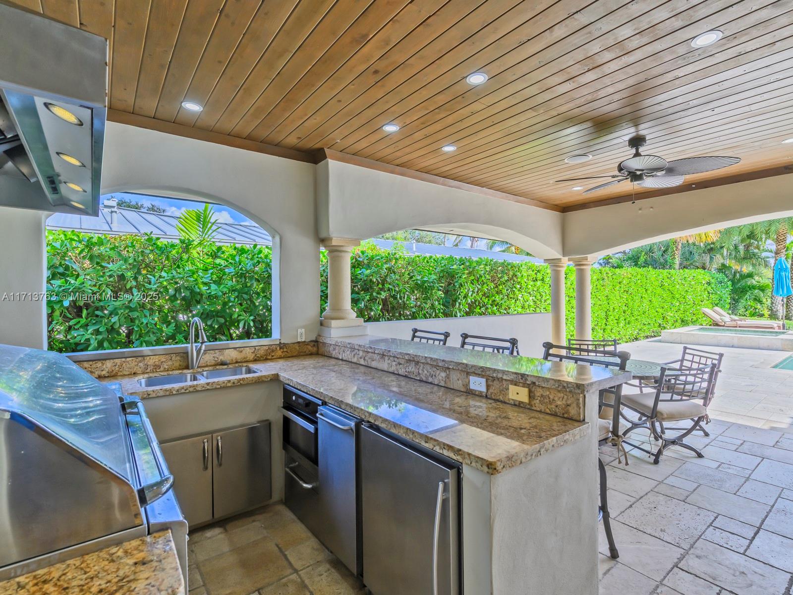 MIAMI LAKES - LOCH LOMOND - Residential