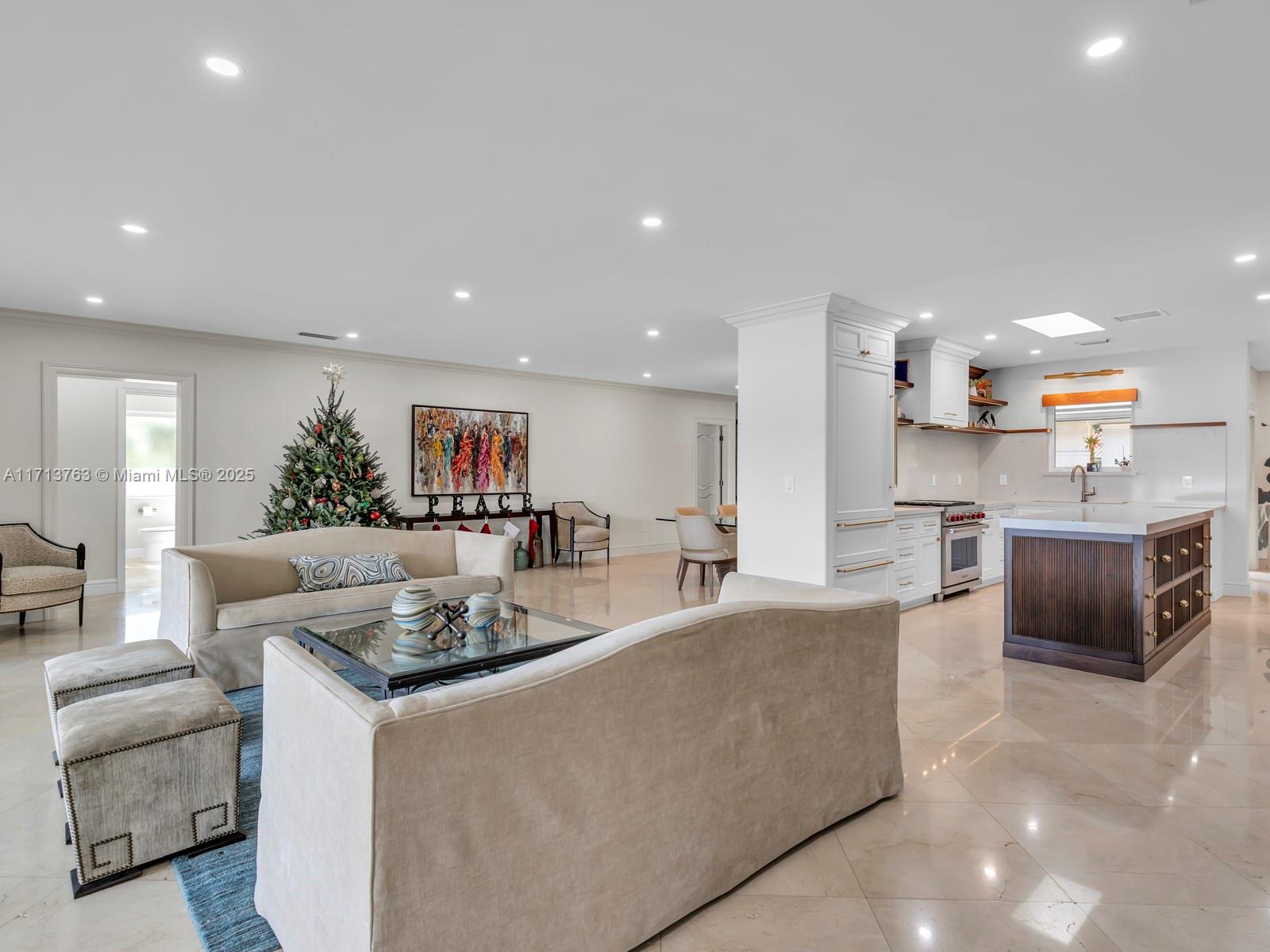 MIAMI LAKES - LOCH LOMOND - Residential