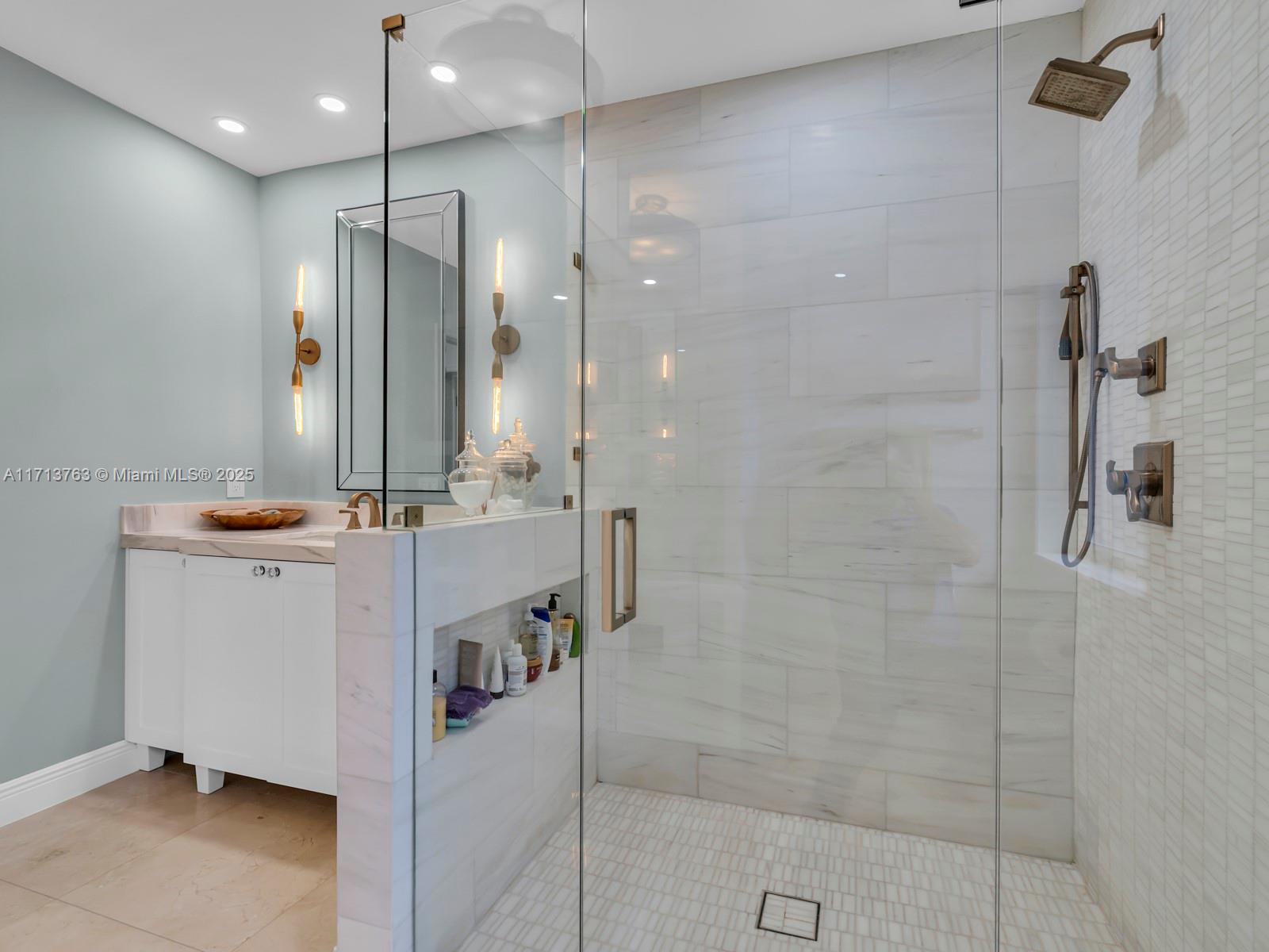 MIAMI LAKES - LOCH LOMOND - Residential