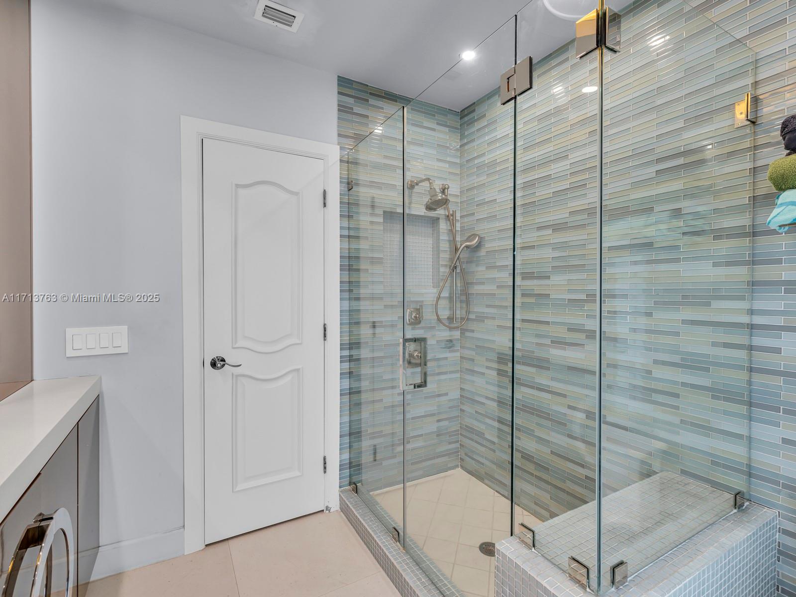 MIAMI LAKES - LOCH LOMOND - Residential