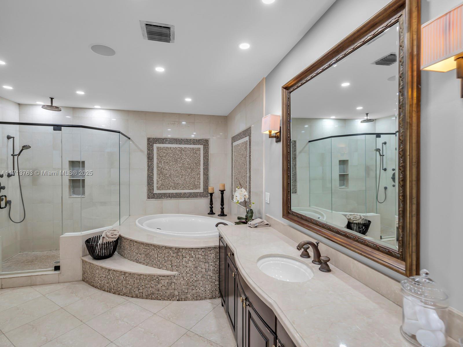 MIAMI LAKES - LOCH LOMOND - Residential