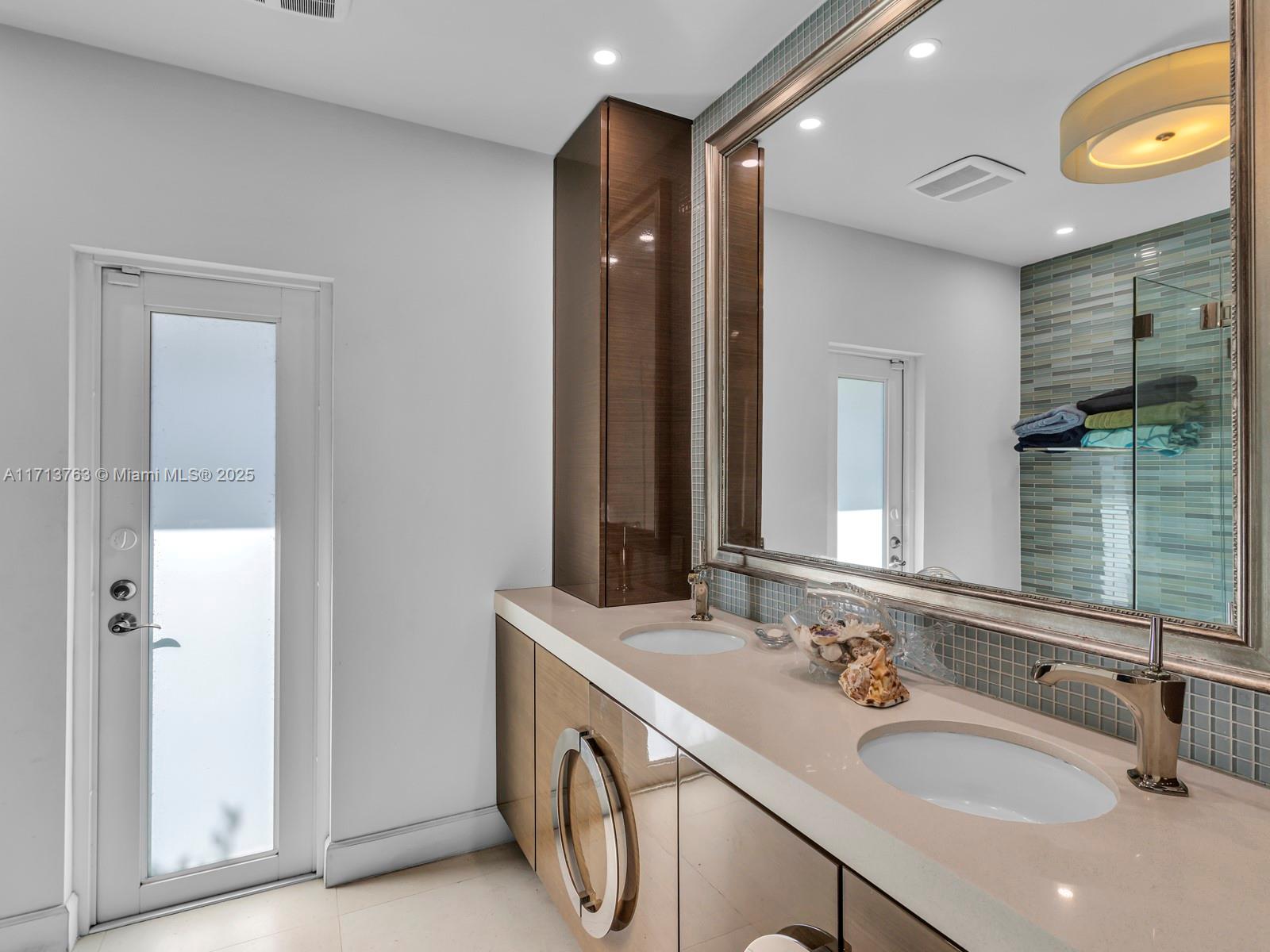 MIAMI LAKES - LOCH LOMOND - Residential
