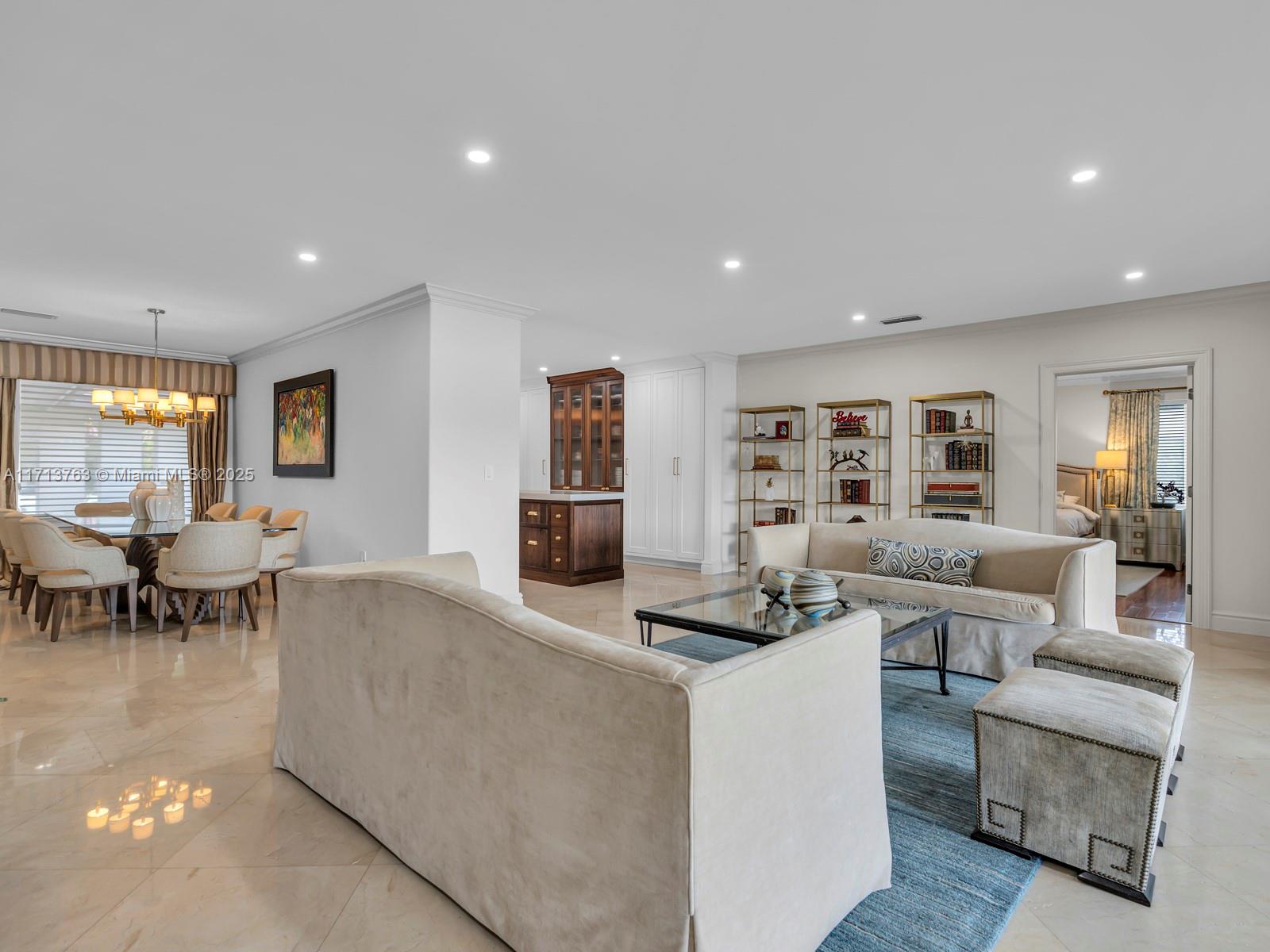 MIAMI LAKES - LOCH LOMOND - Residential