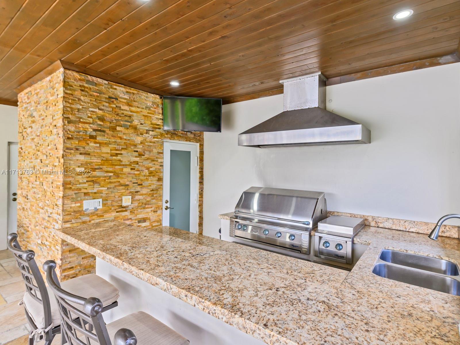 MIAMI LAKES - LOCH LOMOND - Residential