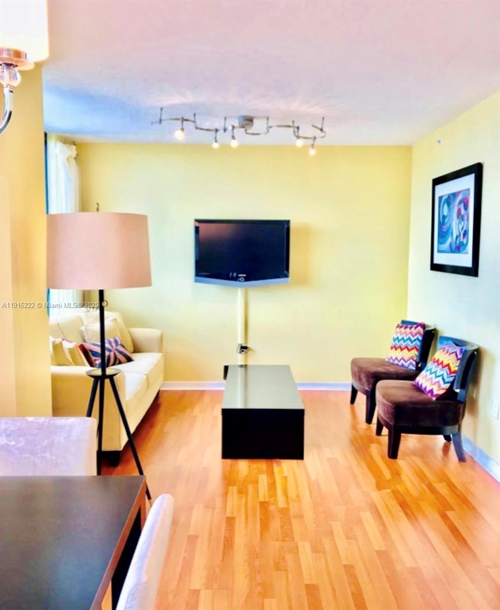 THE WAVERLY AT SOUTH BEAC - Residential Lease