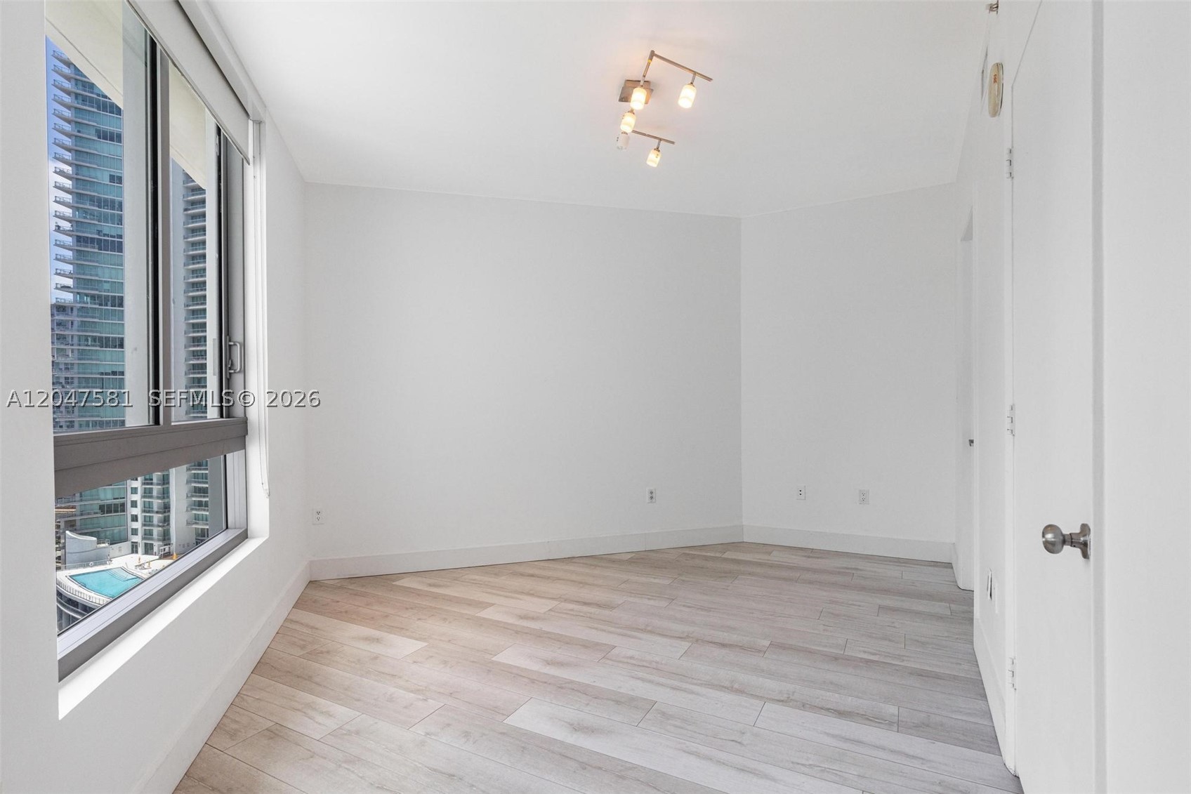 WIND CONDO - Residential