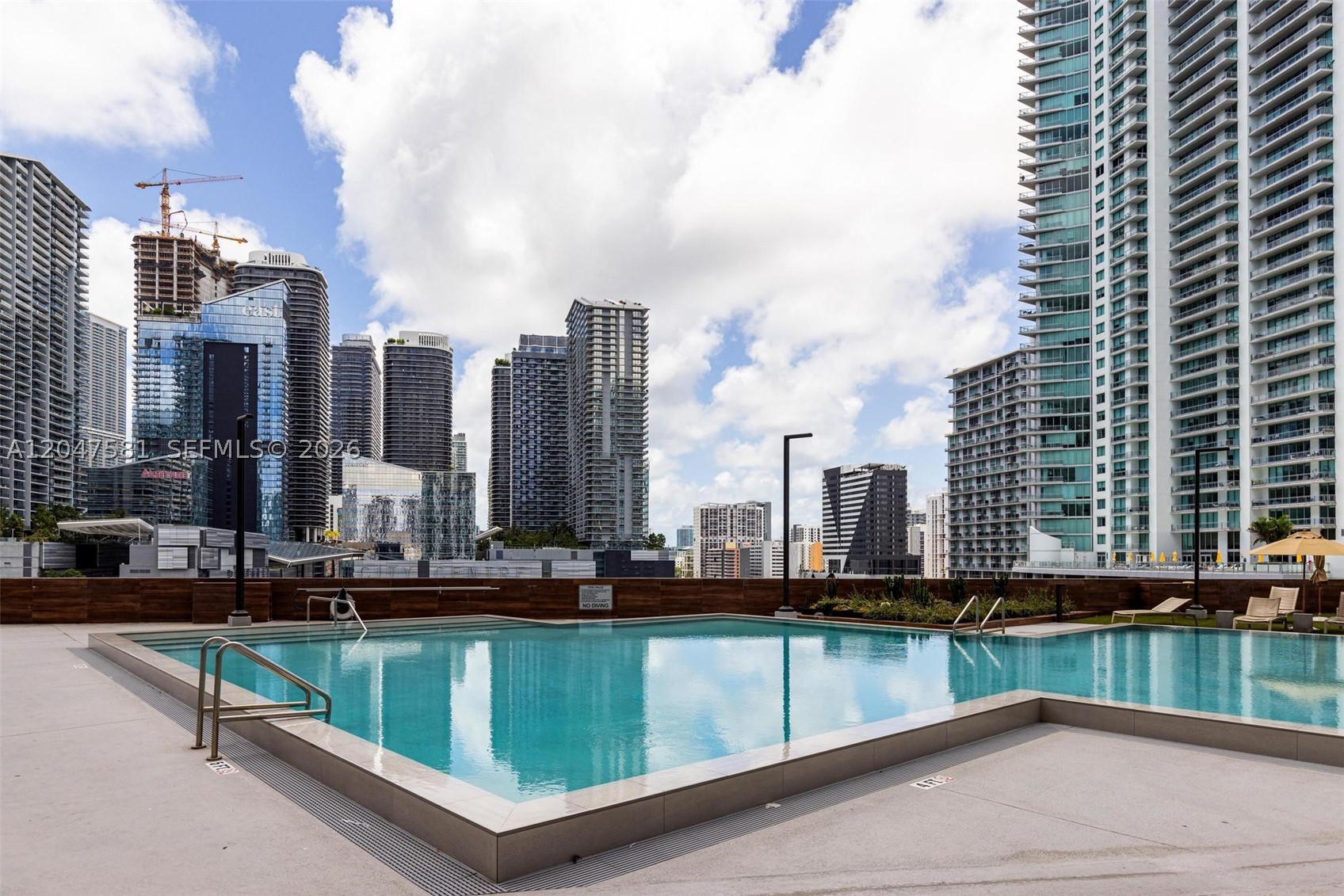 WIND CONDO - Residential