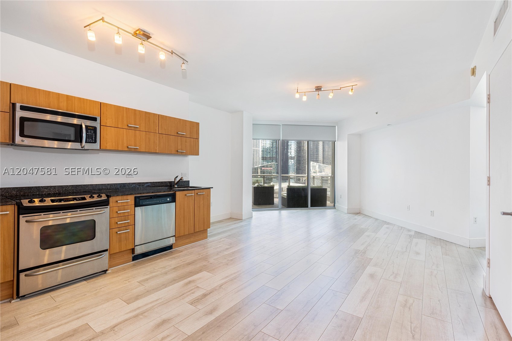 WIND CONDO - Residential