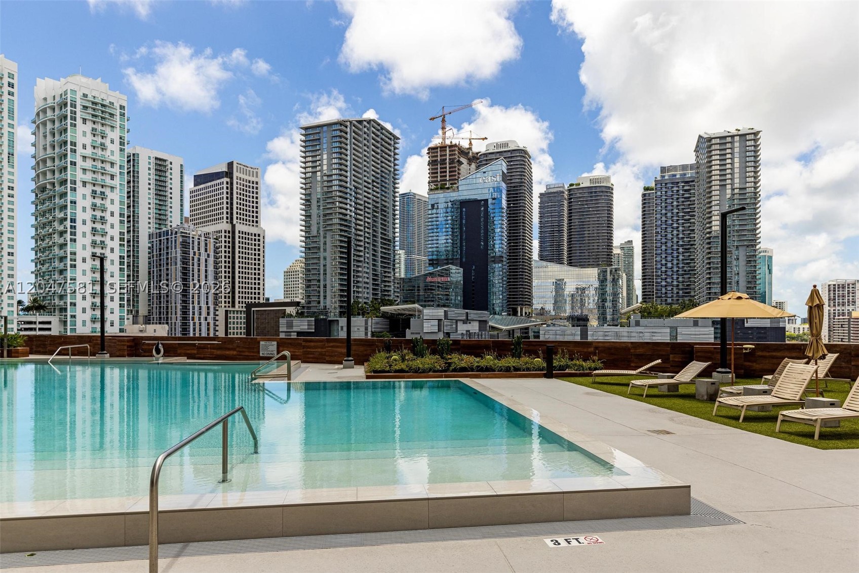 WIND CONDO - Residential