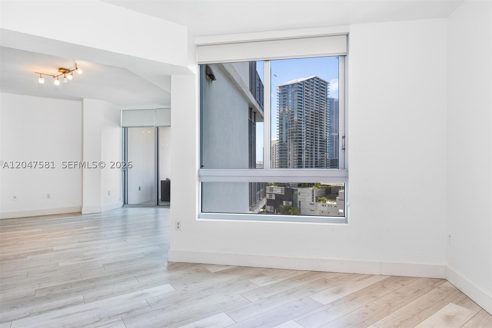 WIND CONDO - Residential