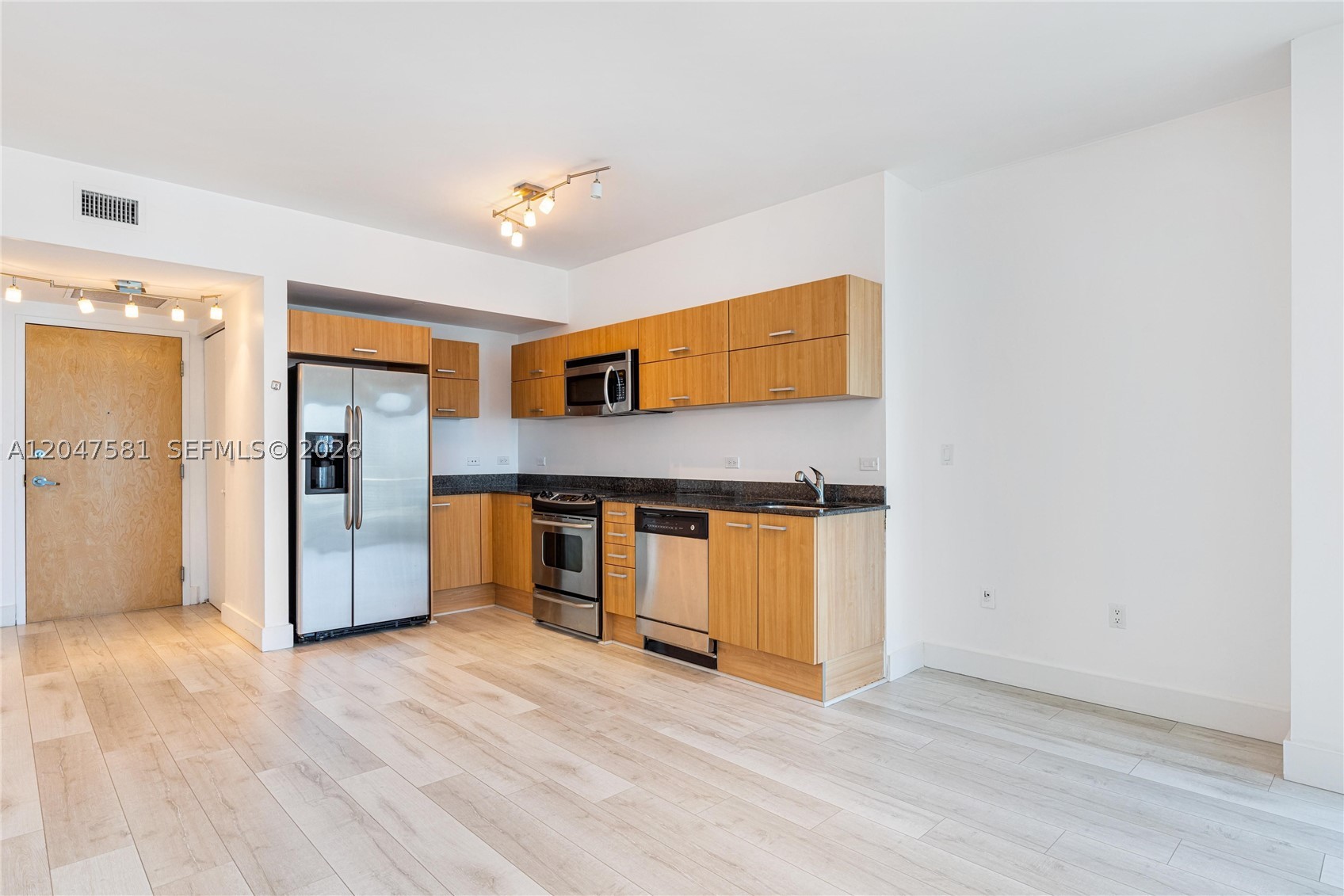 WIND CONDO - Residential