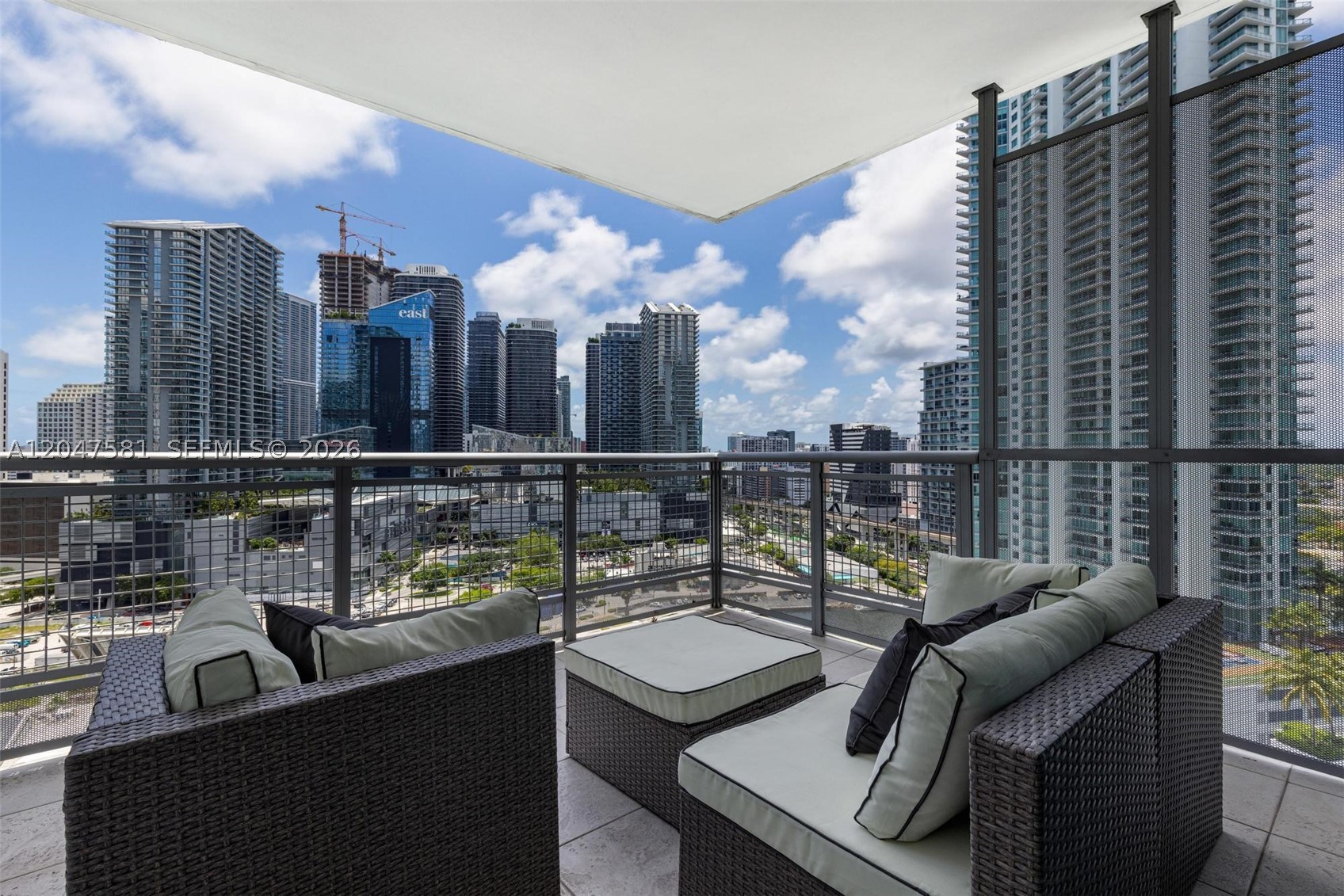 WIND CONDO - Residential