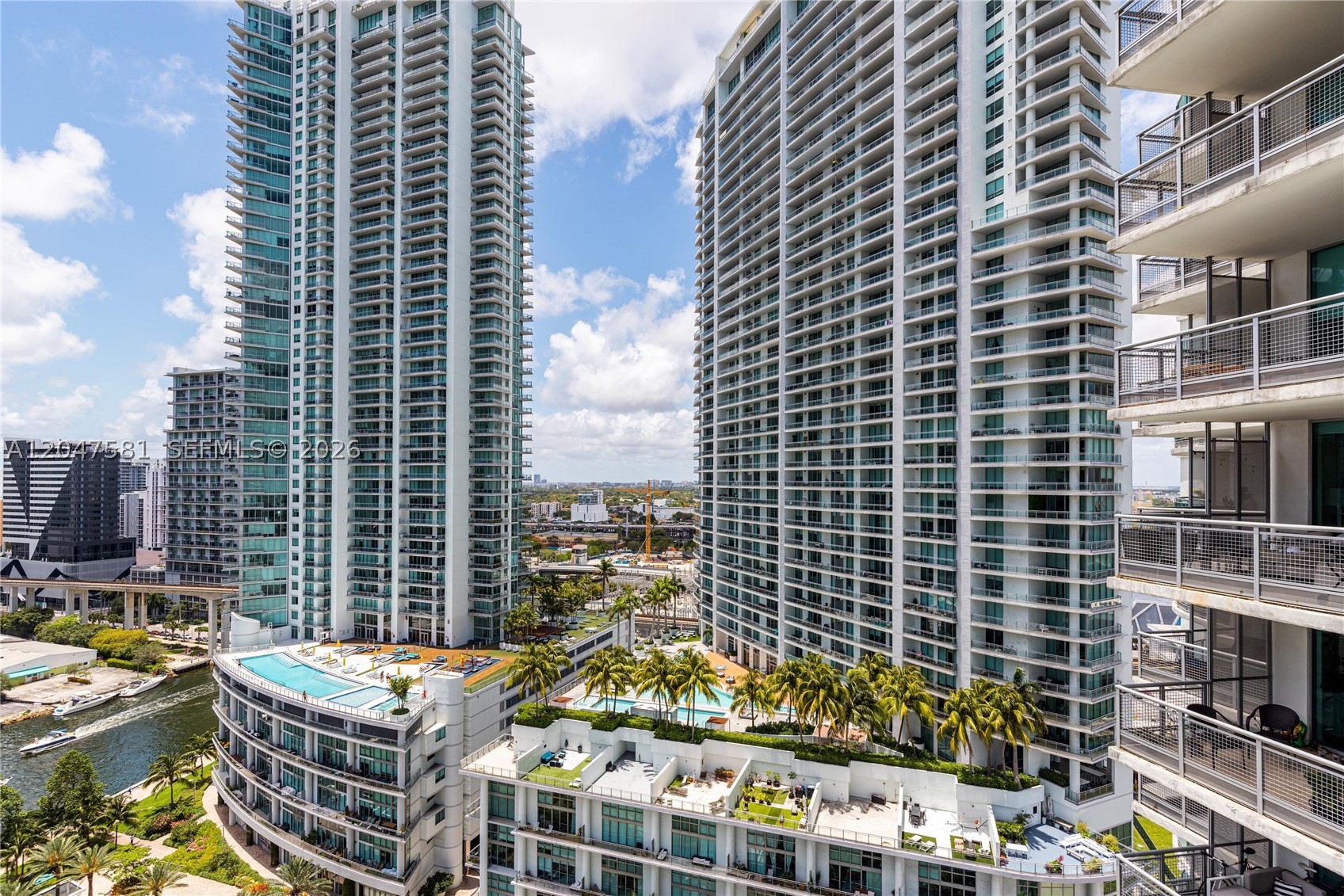 WIND CONDO - Residential