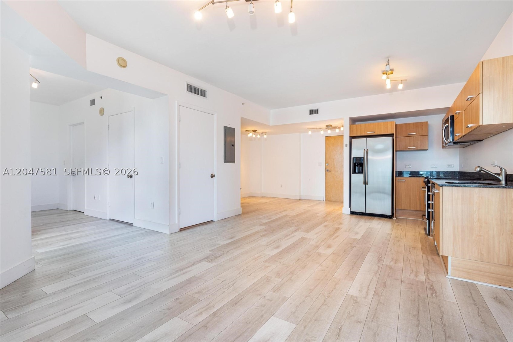 WIND CONDO - Residential