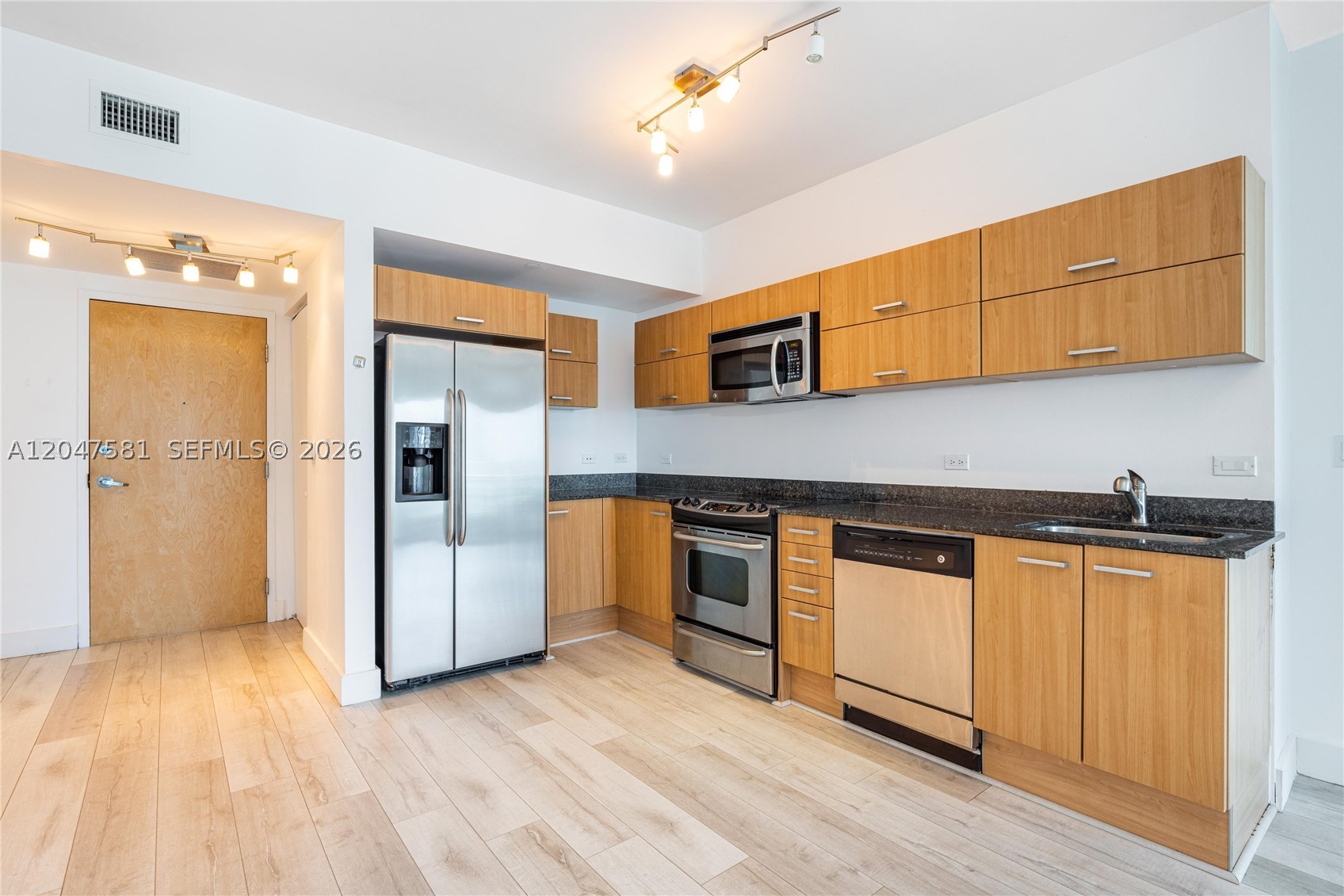 WIND CONDO - Residential