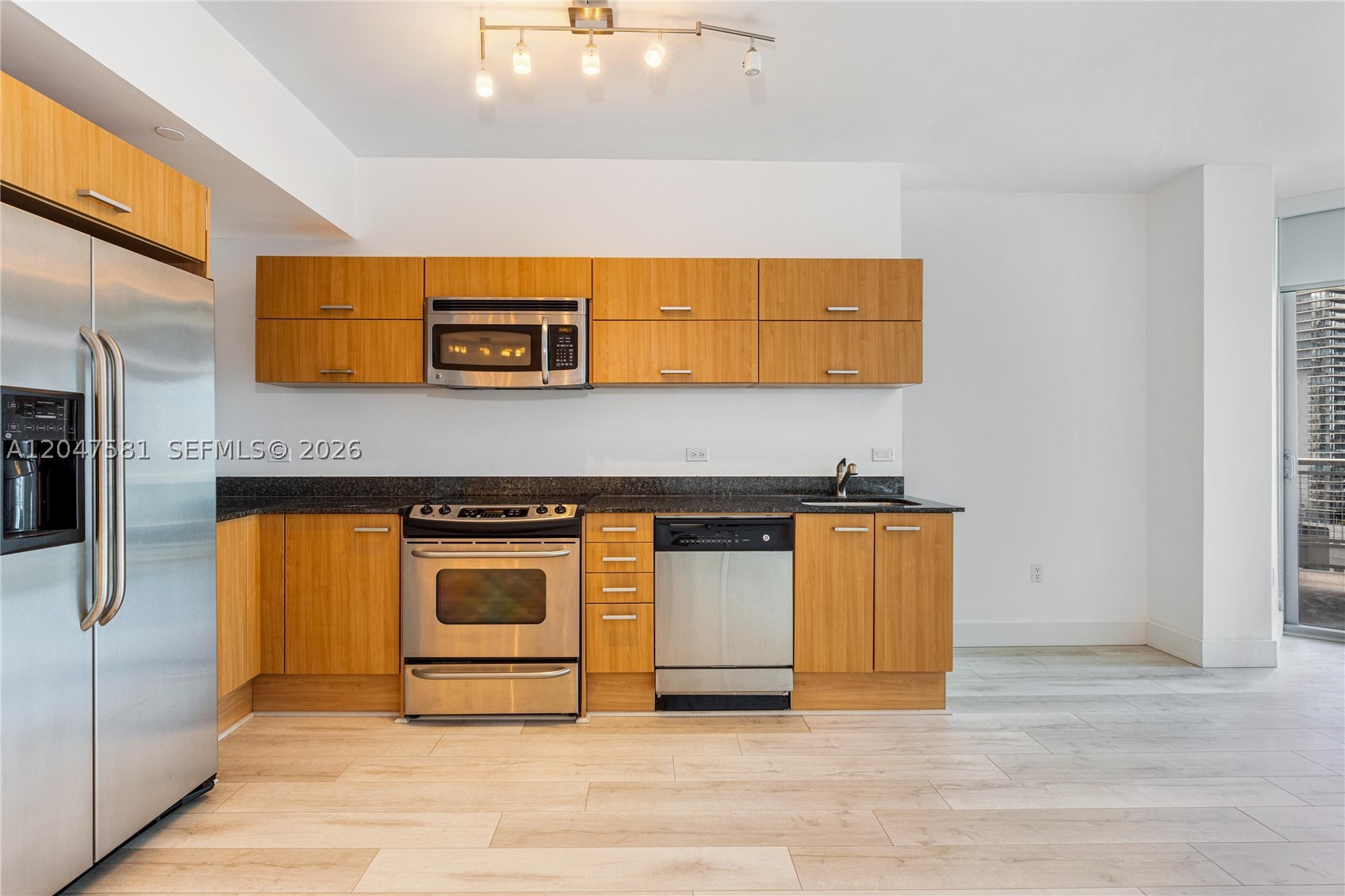 WIND CONDO - Residential