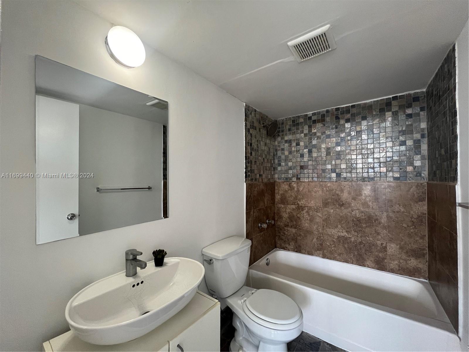 ELLINGTON AT COUNTY LINE - Residential Lease