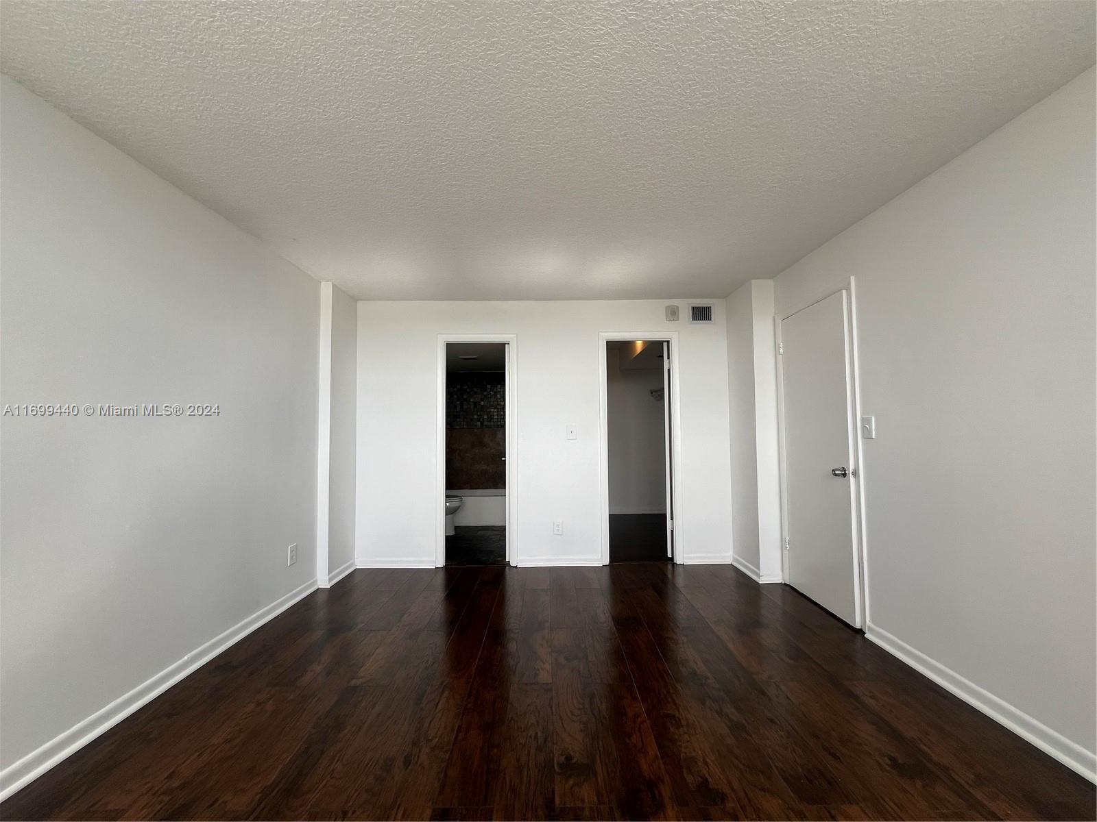 ELLINGTON AT COUNTY LINE - Residential Lease