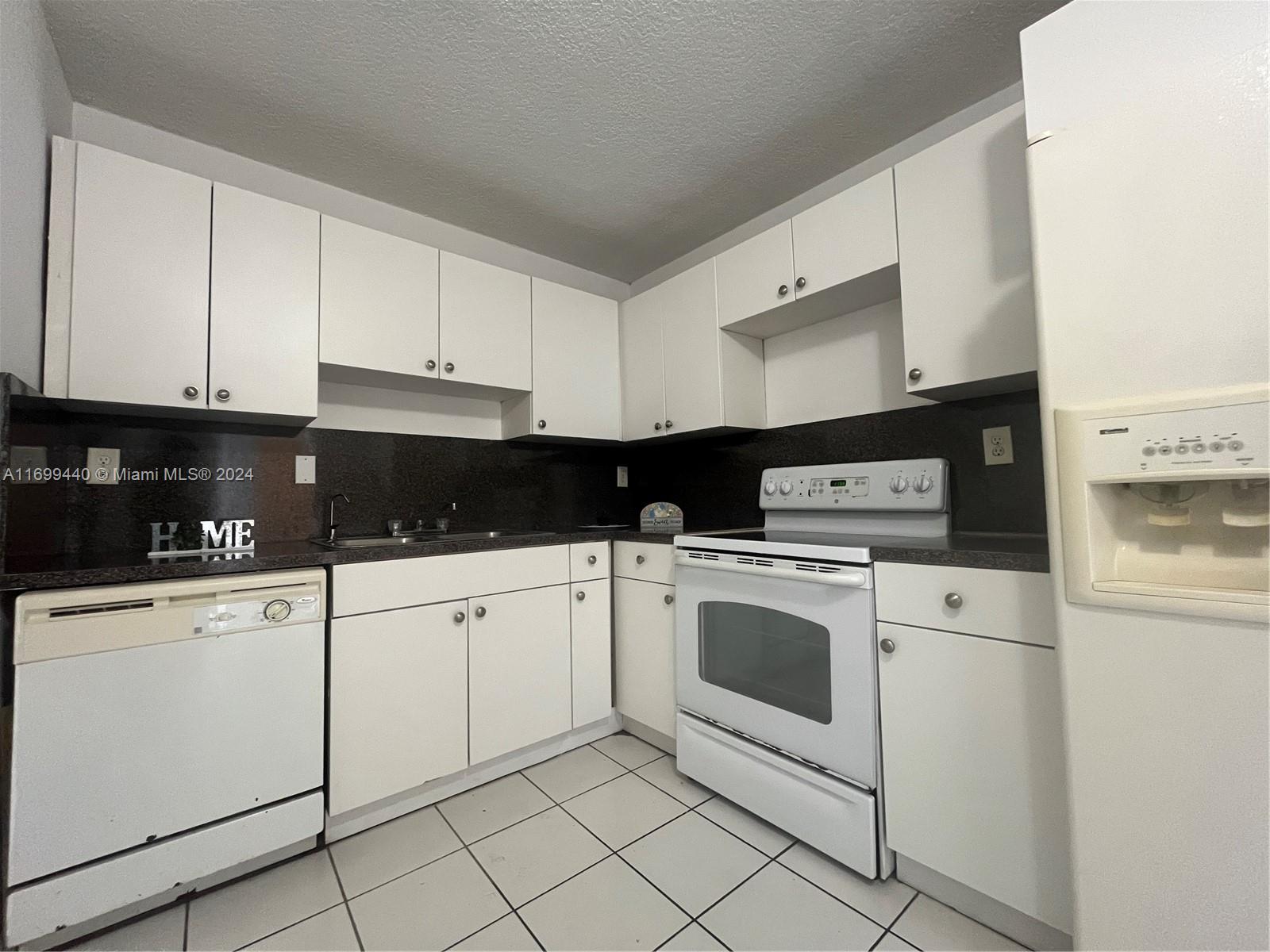 ELLINGTON AT COUNTY LINE - Residential Lease