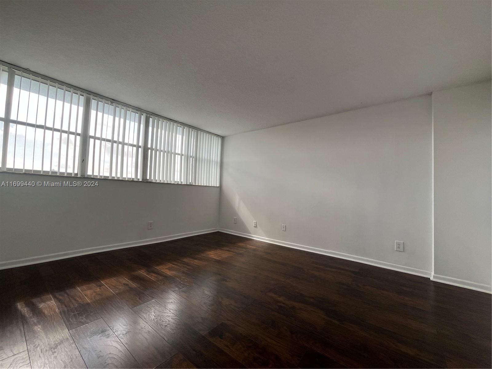 ELLINGTON AT COUNTY LINE - Residential Lease