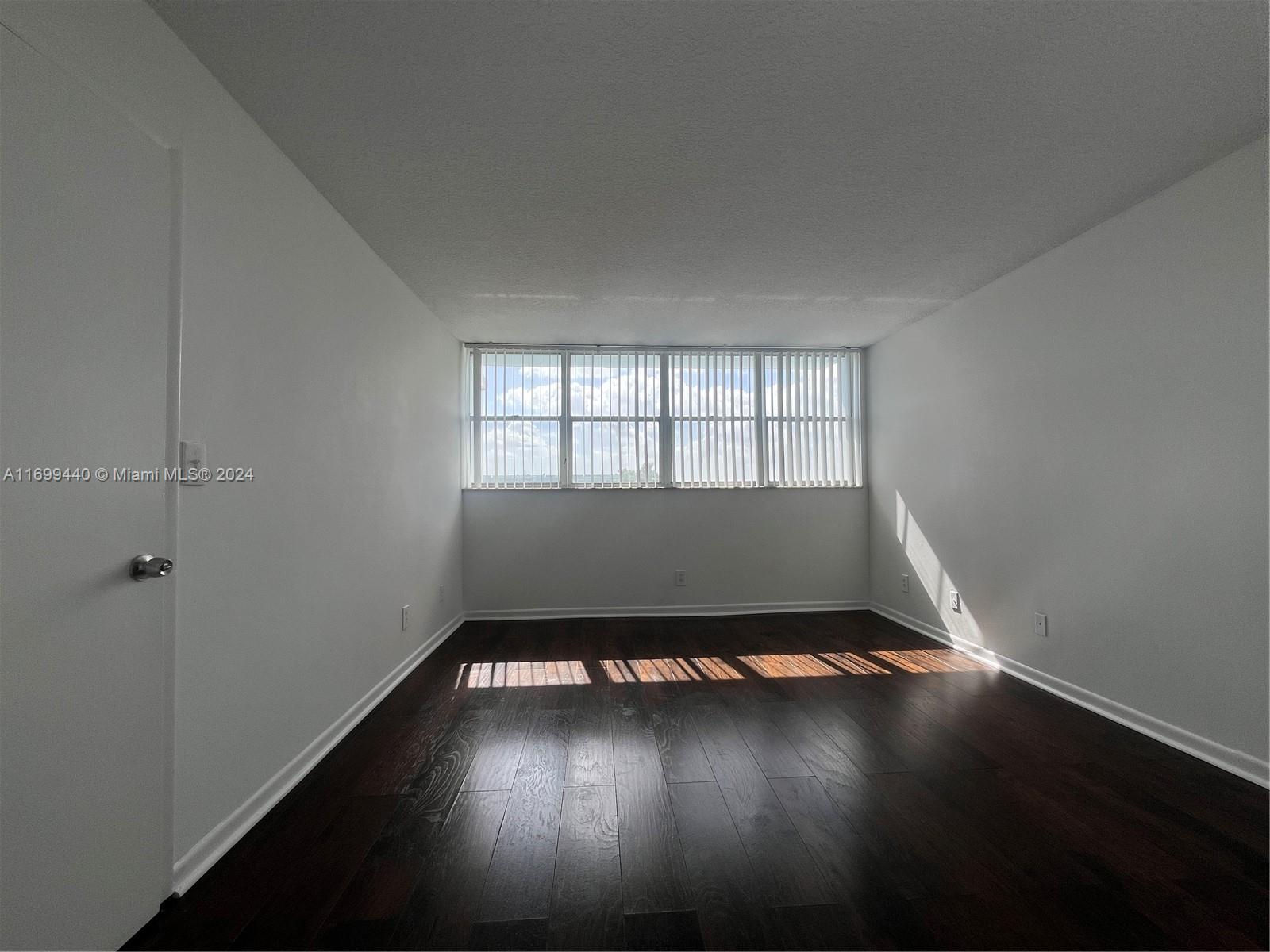 ELLINGTON AT COUNTY LINE - Residential Lease