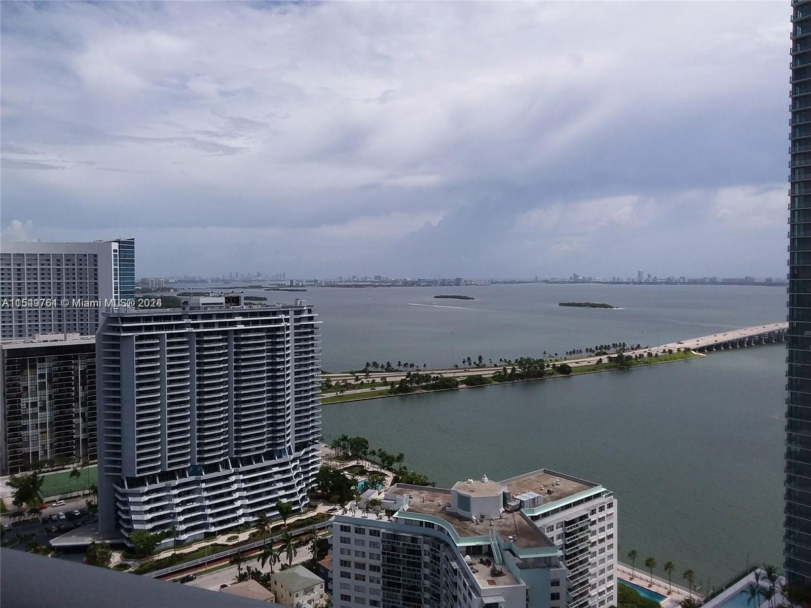 PARAISO BAYVIEWS CONDO - Residential