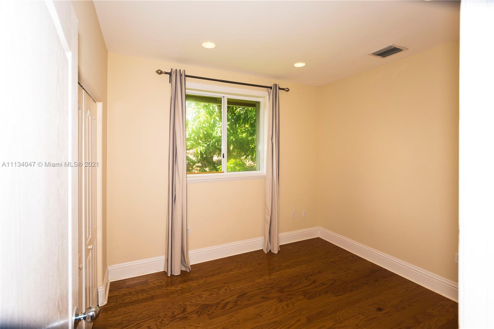 3060 OHIO STREET CONDO - Residential Lease