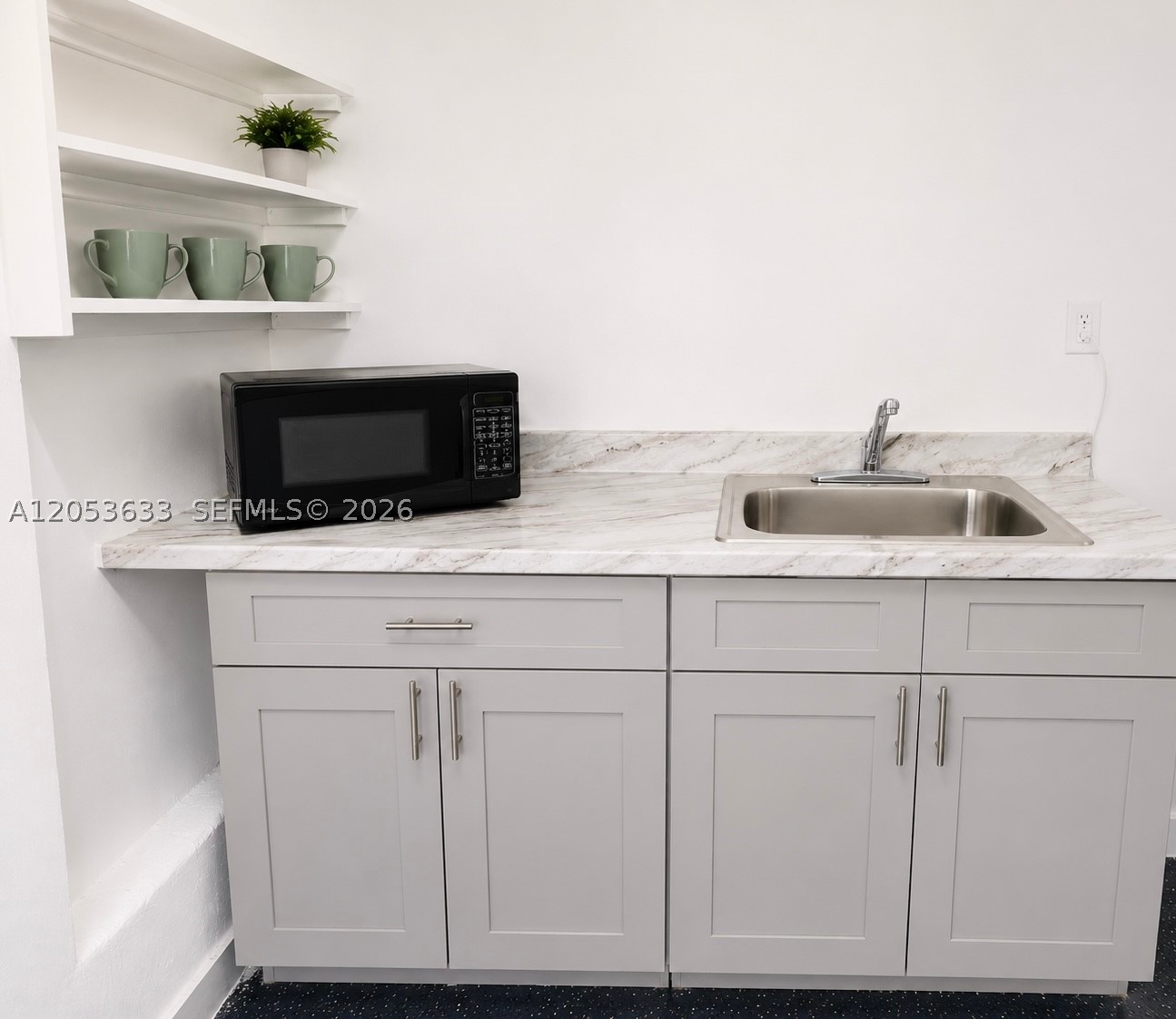 HOLLYWOOD PARK - Residential Lease