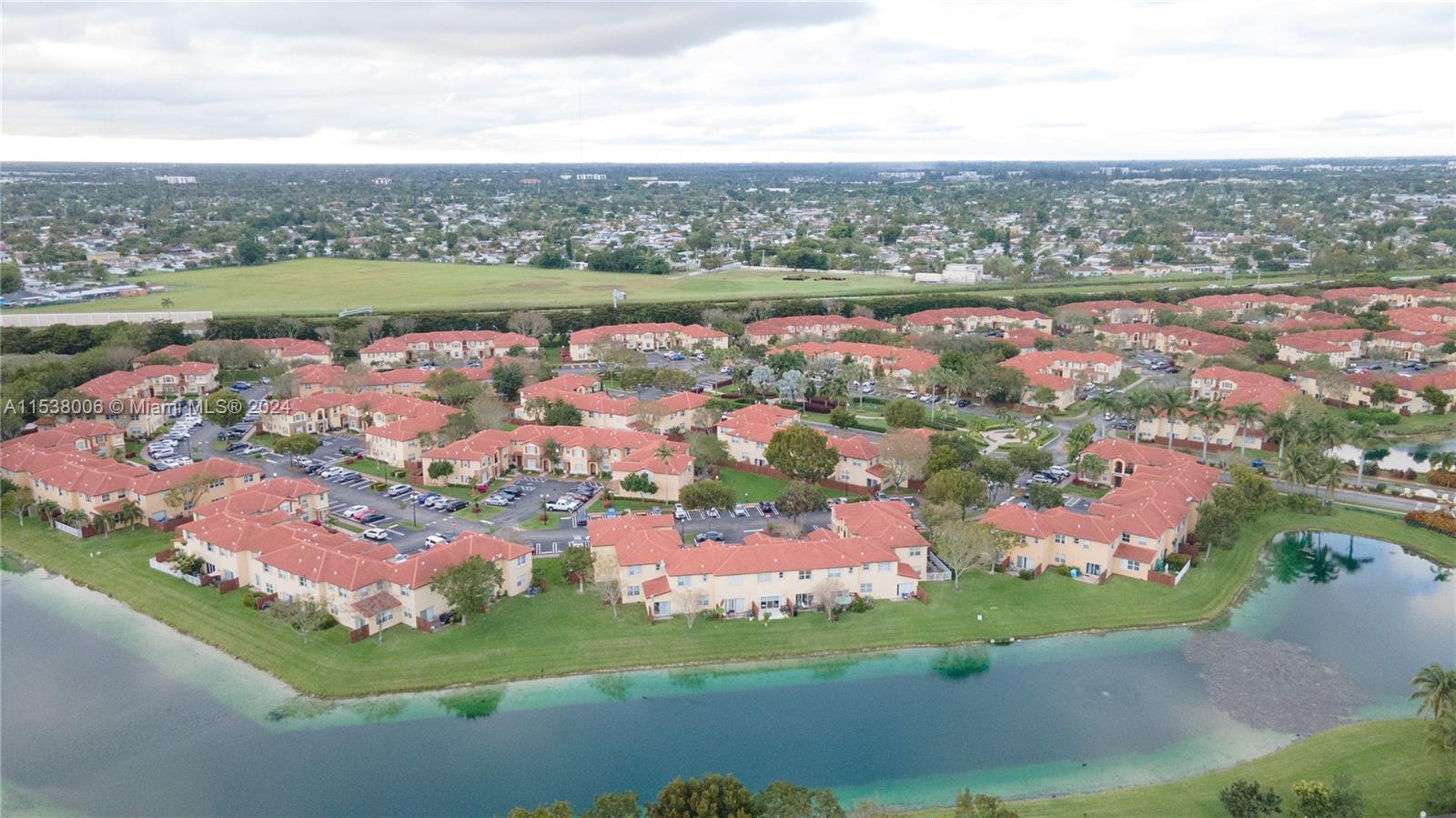 VILLAS AT CARMEL CONDO NO - Residential
