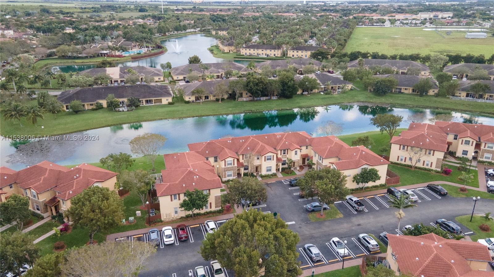 VILLAS AT CARMEL CONDO NO - Residential