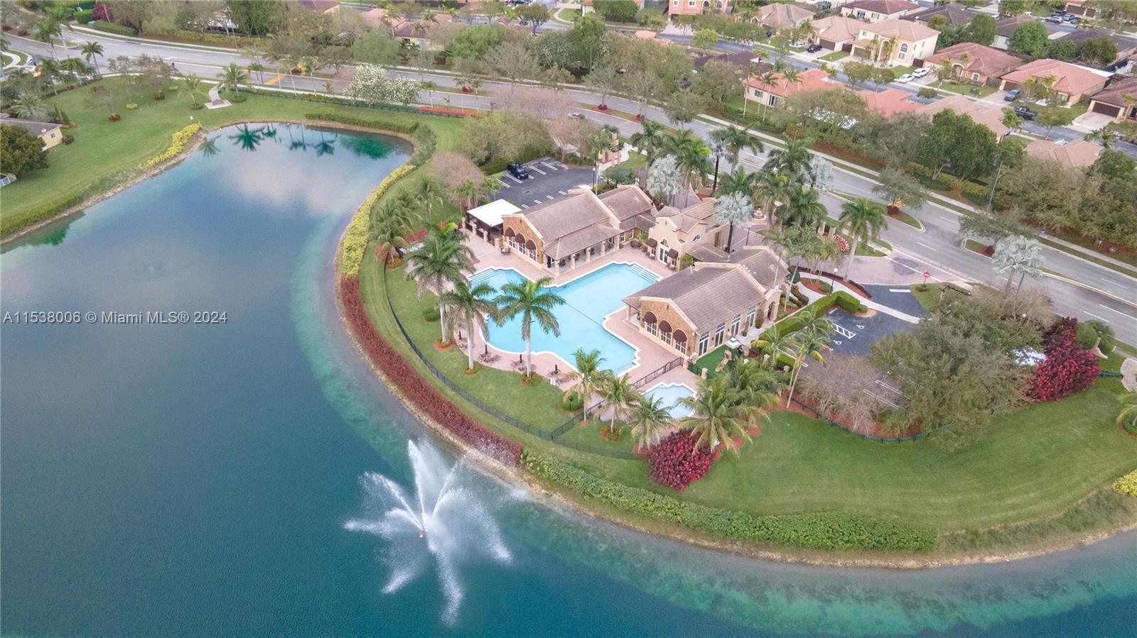 VILLAS AT CARMEL CONDO NO - Residential
