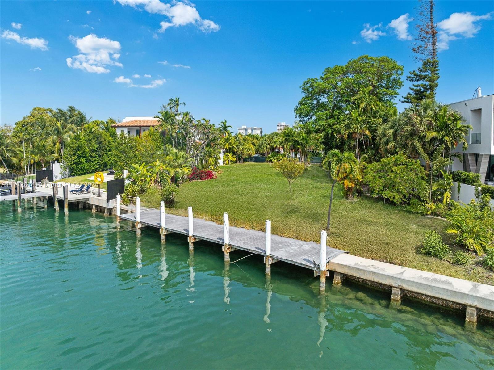 ALTOS DEL MAR NO 5 - Residential