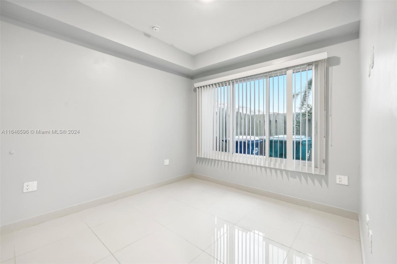 PARADISE GARDENS - Residential Lease