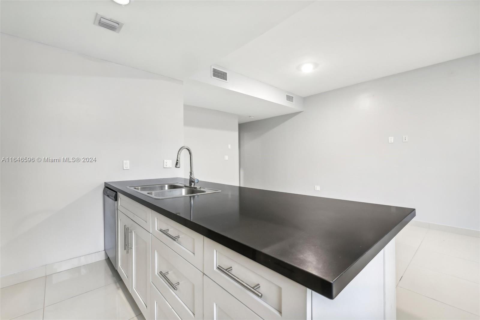 PARADISE GARDENS - Residential Lease