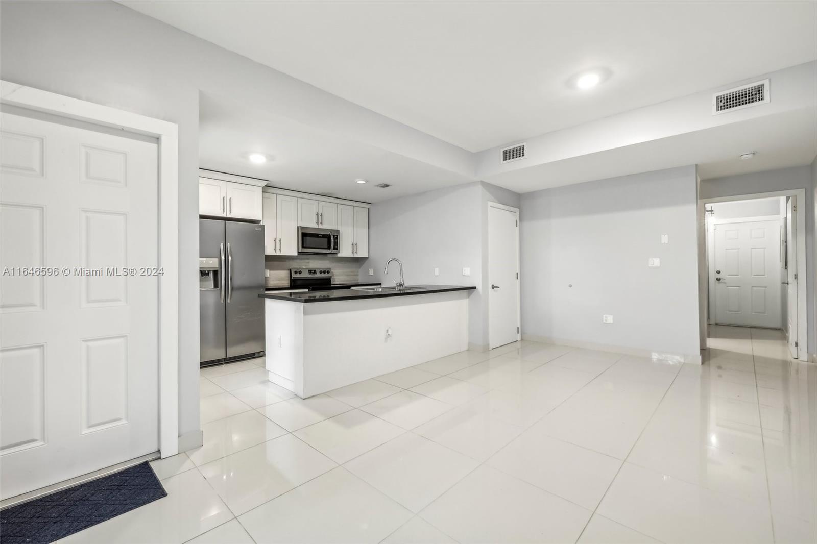 PARADISE GARDENS - Residential Lease
