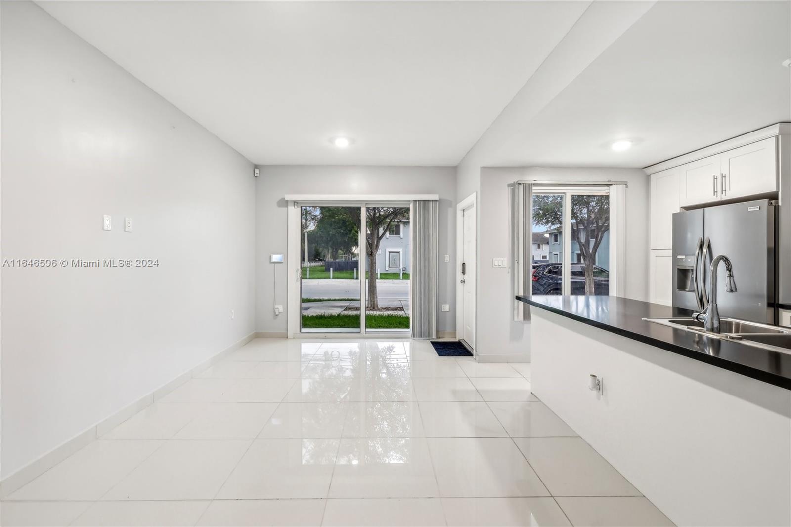 PARADISE GARDENS - Residential Lease